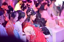 如皋汉服模特兼职(想做汉服模特去哪里找)
