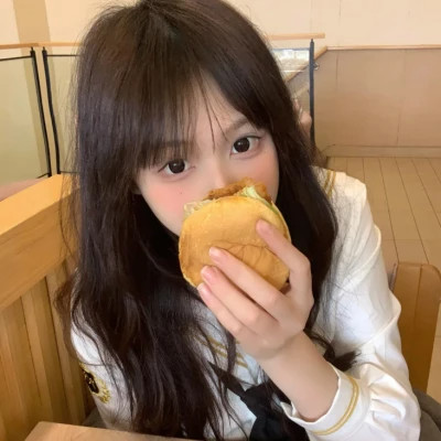如皋伴游女生李心怡的资料