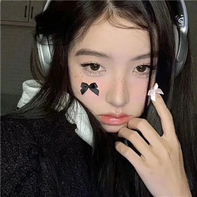 如皋伴游女生纳兰清越的资料