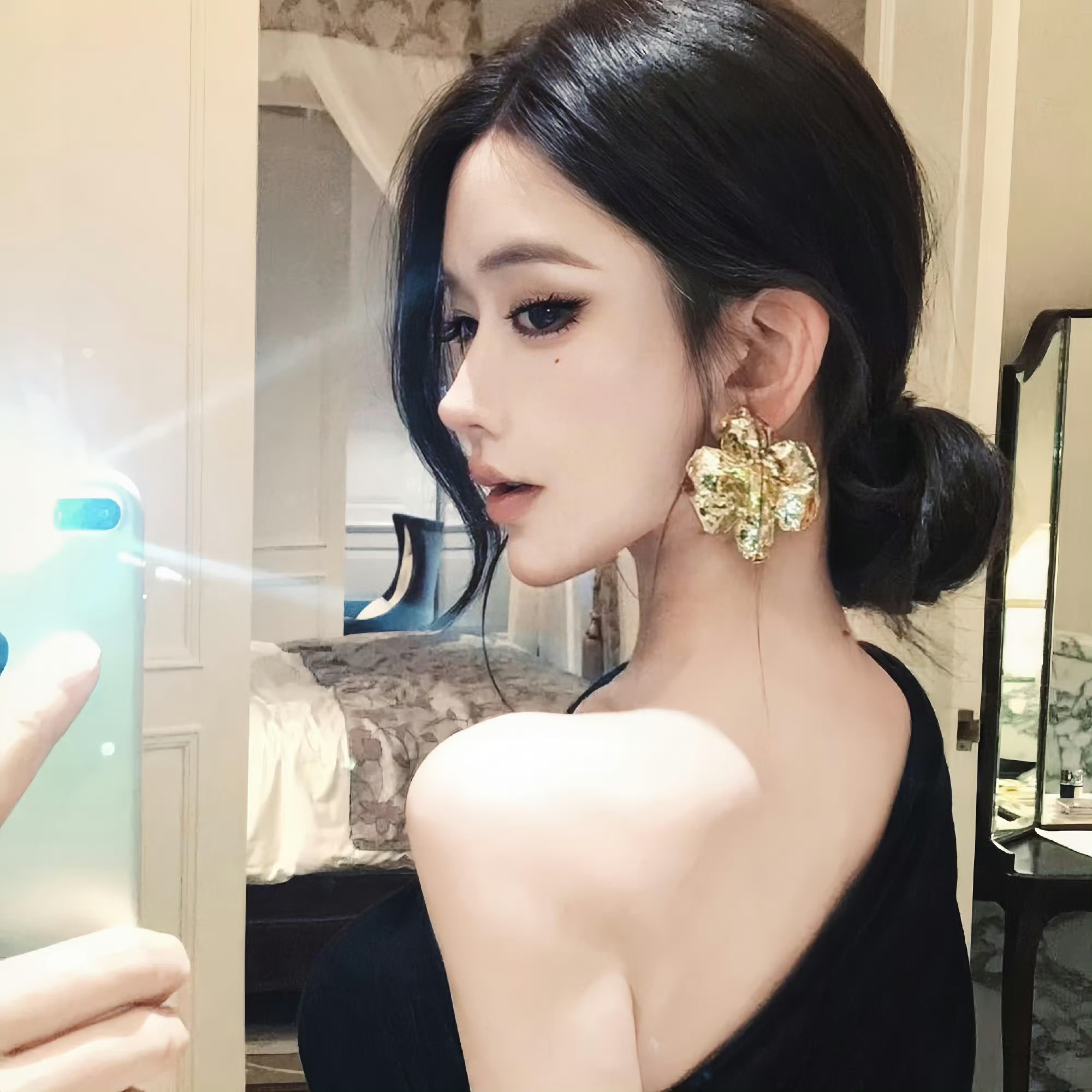 如皋伴游女生靖骊萍的资料